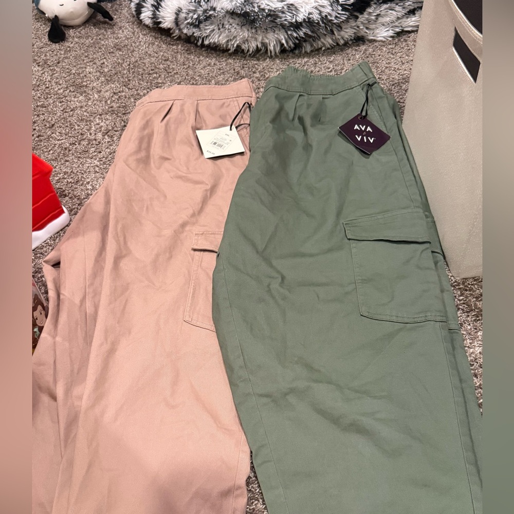 🥔2 pairs of Ava & Viv Cargo Pants in Green and Tan
